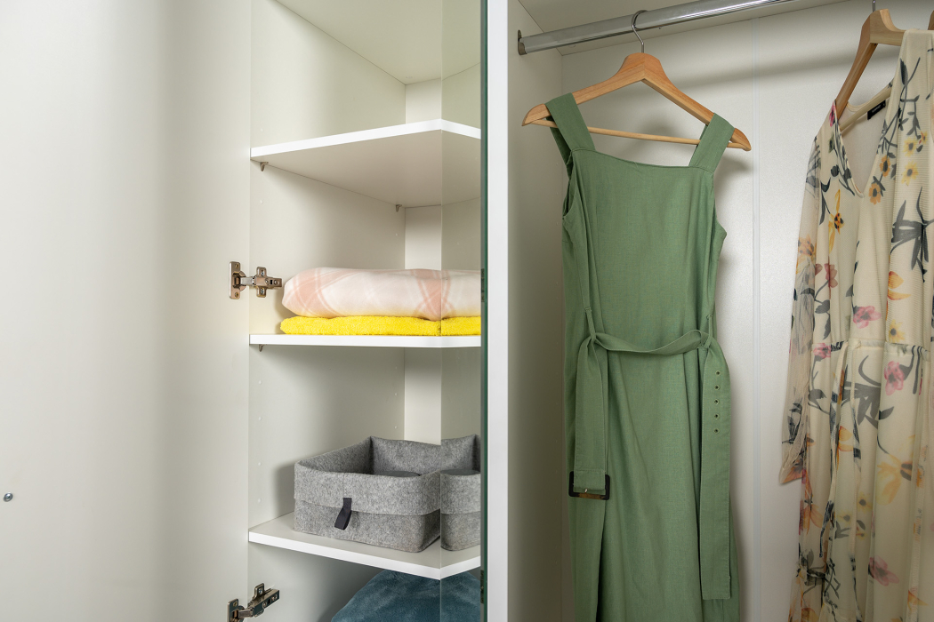 Для одежды, Шкаф для одежды Остин 13.336.03, белая шагрень, дуб золотой крафт