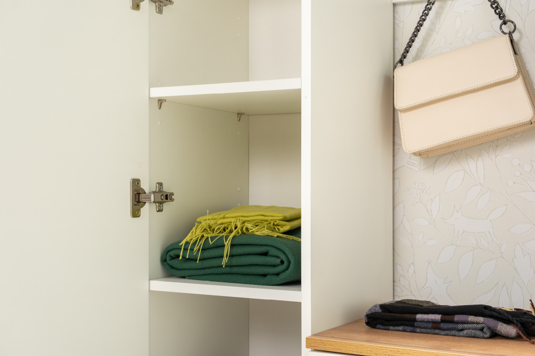 Шкафы распашные, Шкаф-пенал Октава 13.228, белая шагрень, дуб золотой крафт